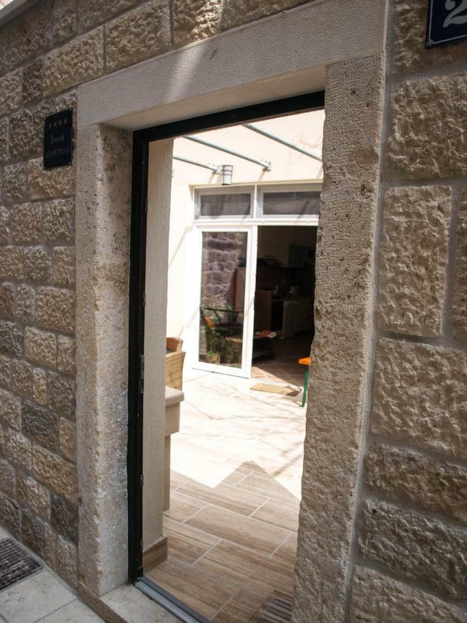 House Nataniel In Omis Near Sea Daire Dış mekan fotoğraf